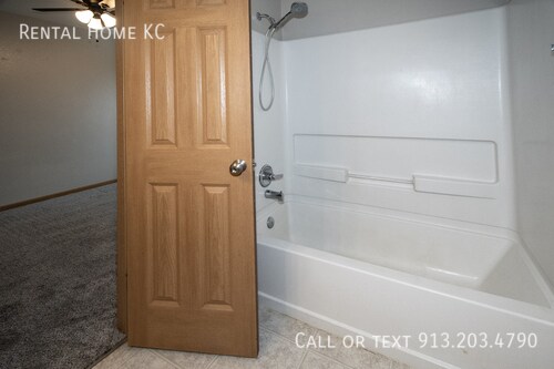 Building Photo - 830 S Woodson Ct