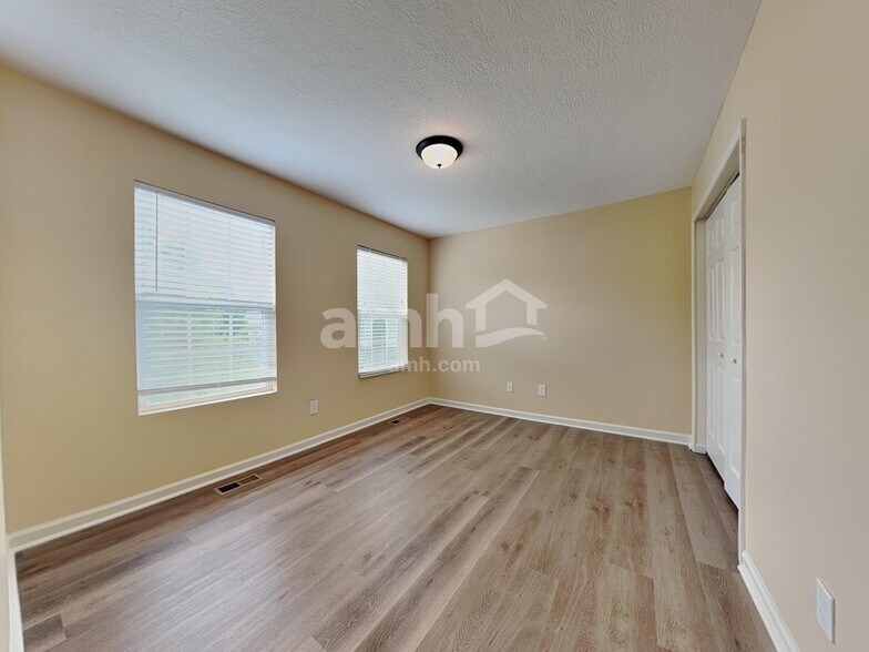 Building Photo - 1220 Swan Pond Ln