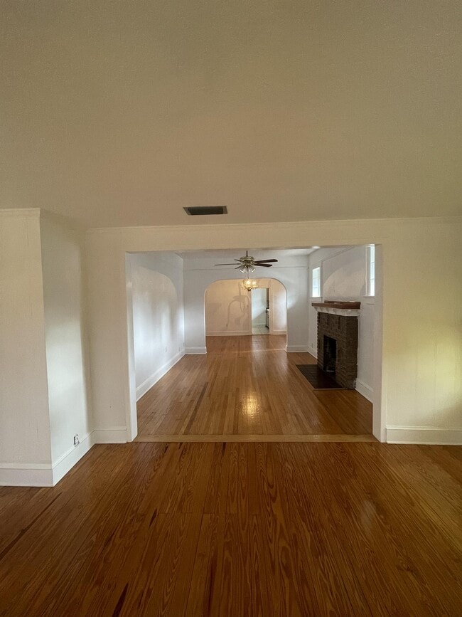 Building Photo - 2501 Oberlin Ave