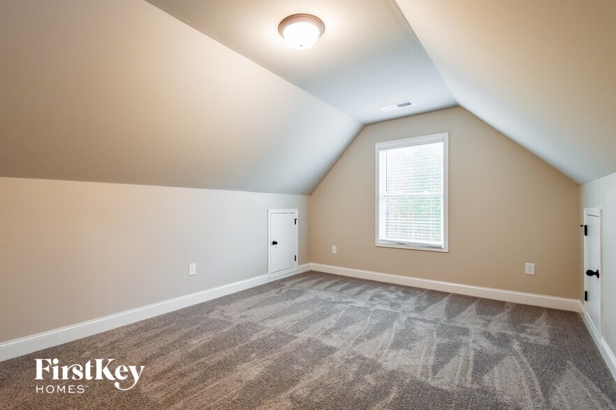 Building Photo - 341 Cranbrooke Dr