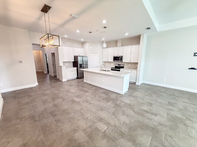 Building Photo - Elegant  2 bed, 2 bath Villa in BridgeWater Landing 55+ community – Maintenance-Free Living at It...