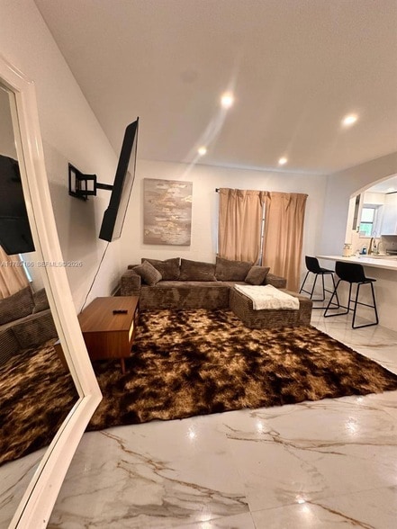 Building Photo - 760 Euclid Ave