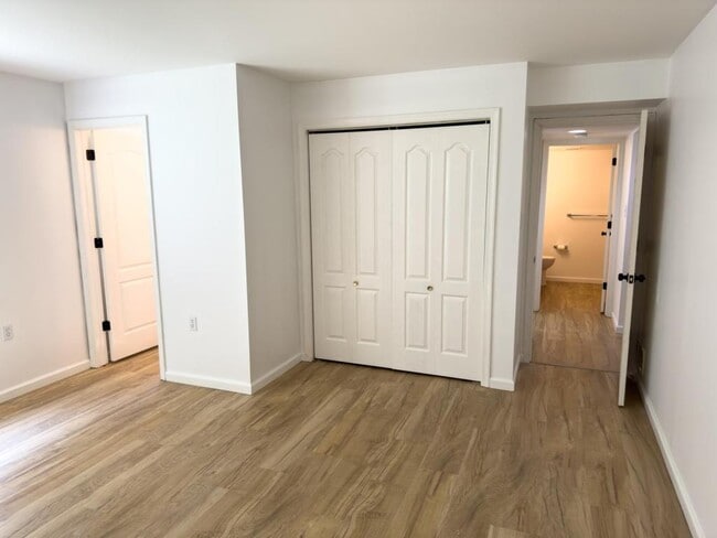 Building Photo - 140 Lindfield Cir
