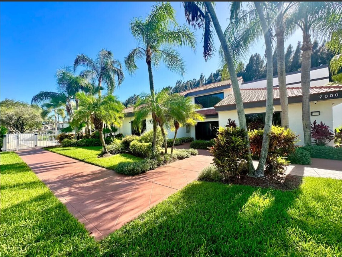Building Photo - 1813 Wood Fern Dr