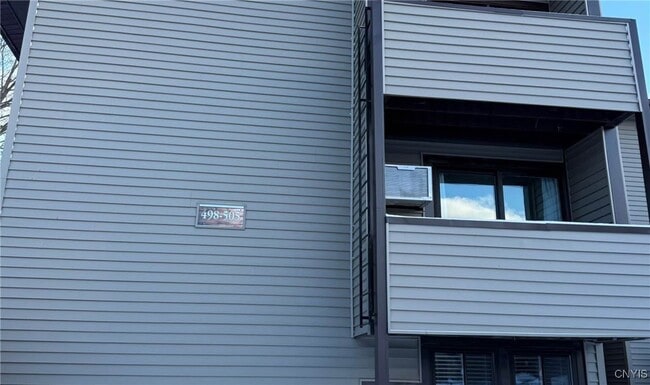 Building Photo - 504 Village Blvd N