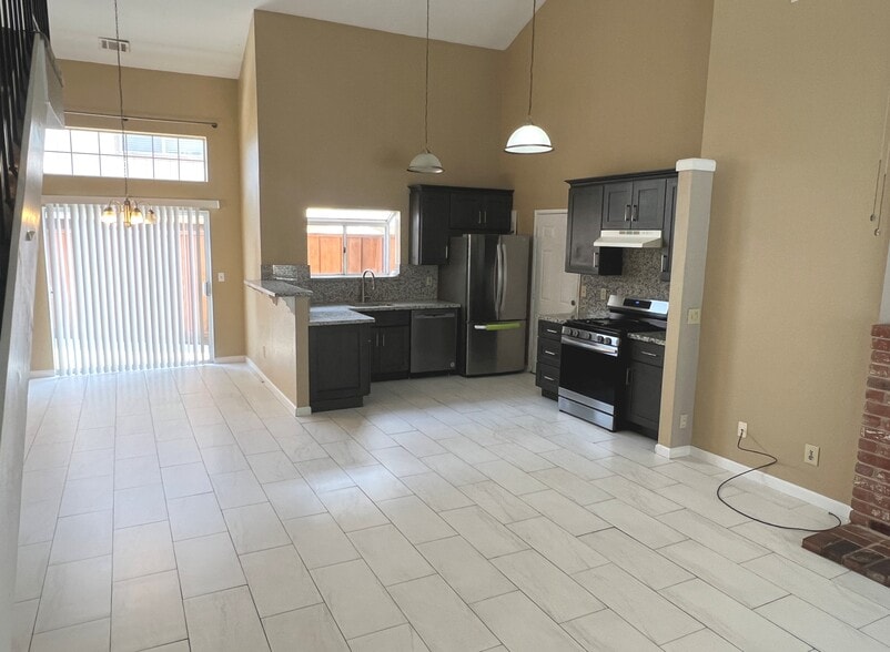 Building Photo - 5354 Meadow Wood Ln