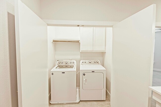 Building Photo - 1405 Bronson Ct