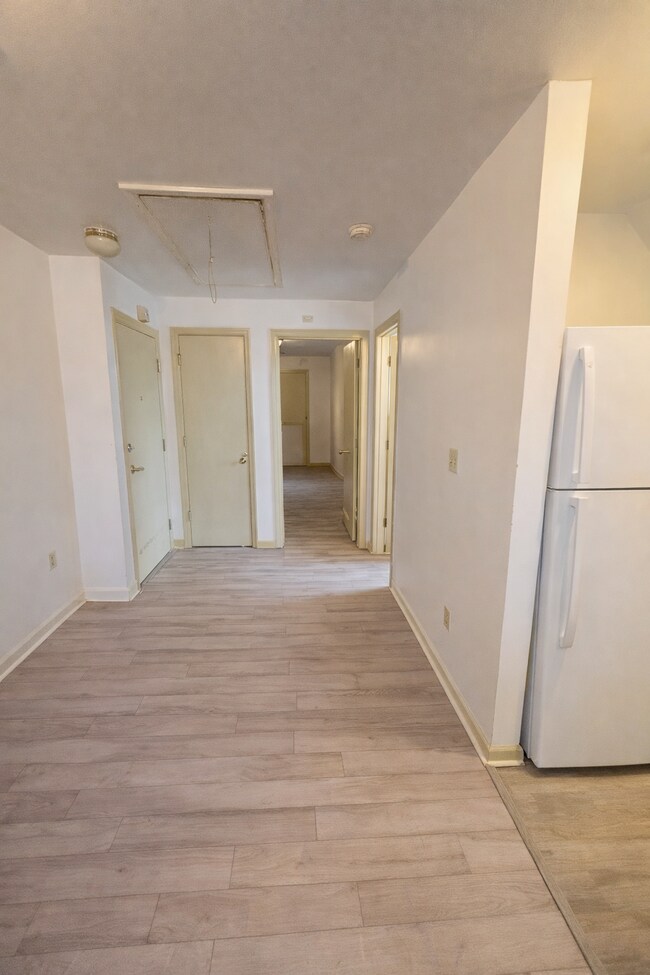 Building Photo - 112 N Fairmount St