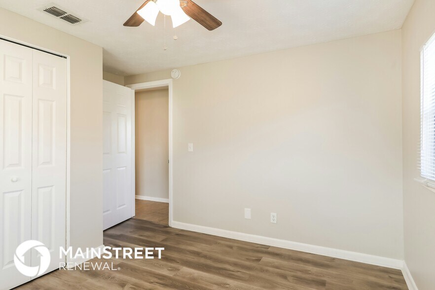 Building Photo - 8360 Red Holly Ln