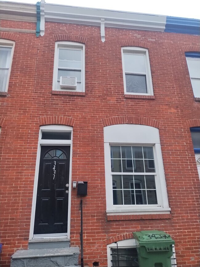 Building Photo - Leverton