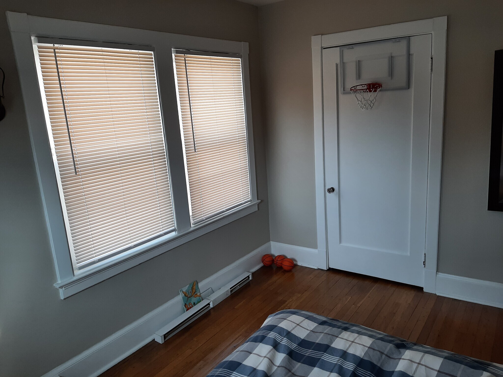 Building Photo - 15103 Lake Ave