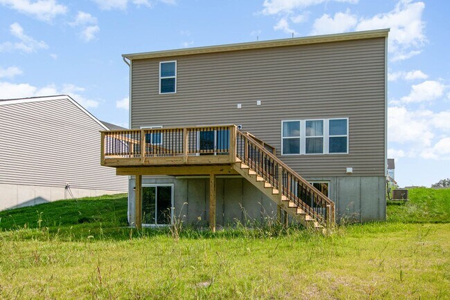 Building Photo - Brand new construction in well-kept HOA community.