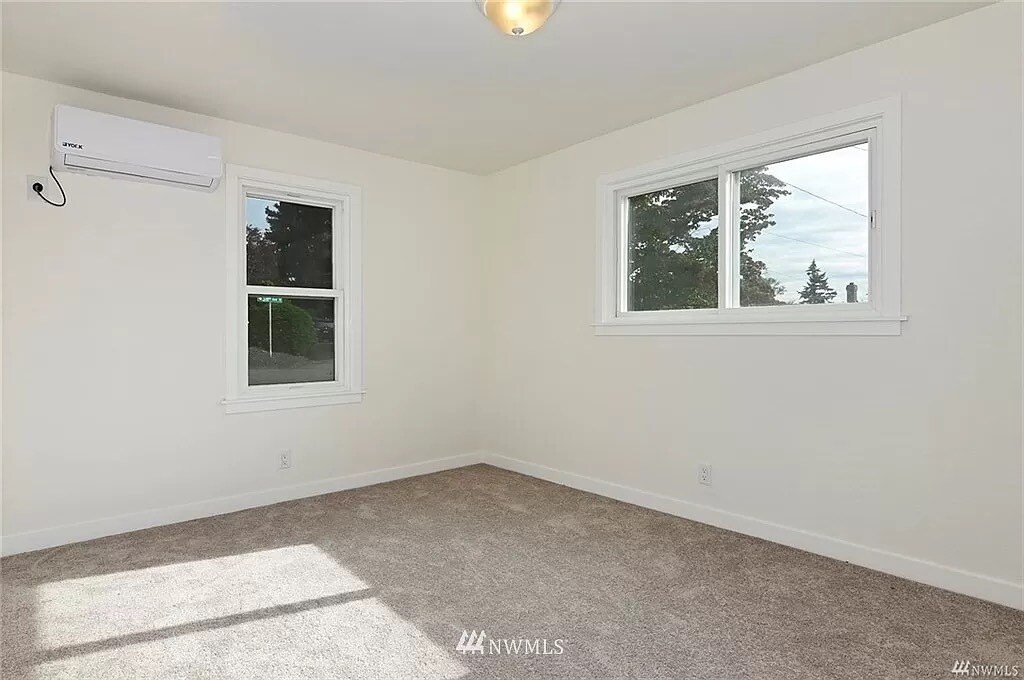 Building Photo - 3716 S Roxbury St