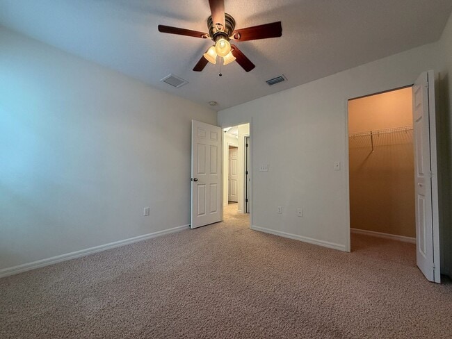 Building Photo - 2742 Birchcreek Dr