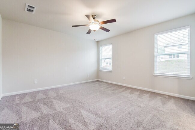 Building Photo - 466 Magnolia Dr