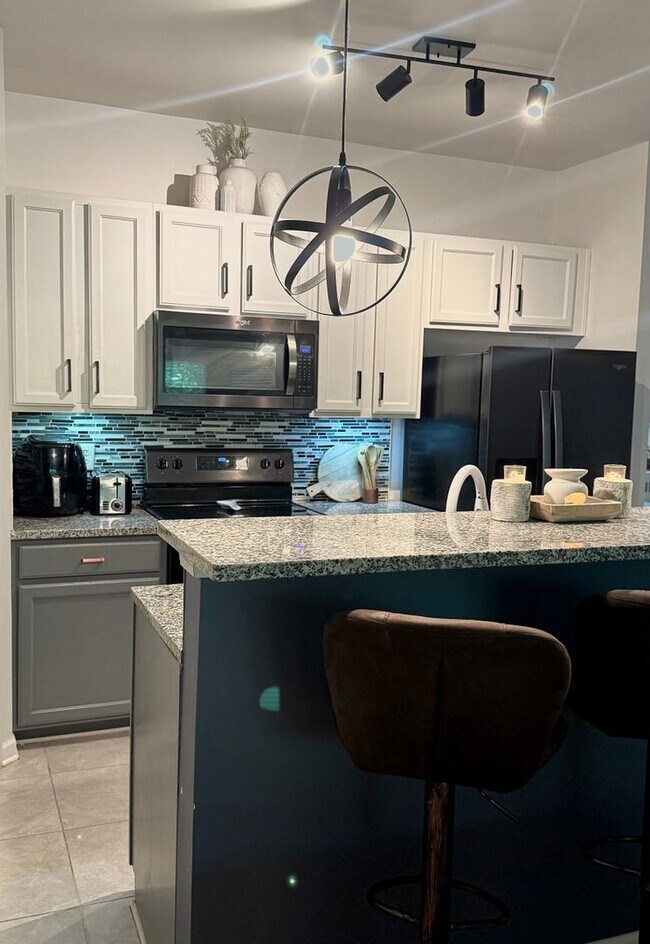 Building Photo - Cozy & Spacious 3BR Townhome in Atlanta