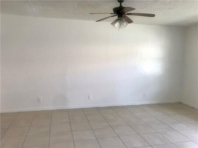 Building Photo - 1038 NW 8th Ave