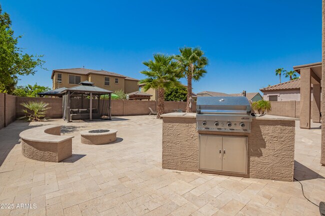 Building Photo - 3437 E Kingbird Pl