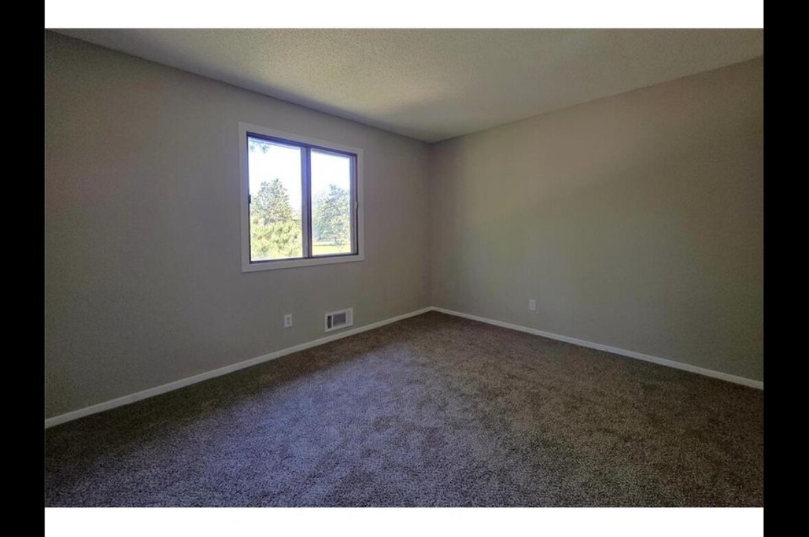 Building Photo - 4710 Lenore Ln