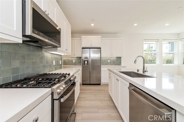 Building Photo - 474 Lobata