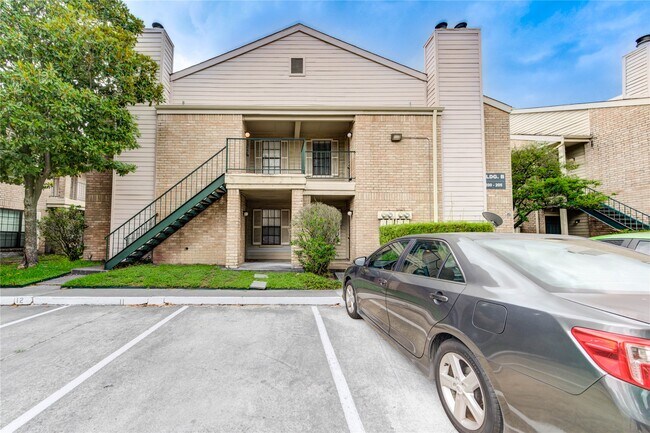 Building Photo - 14600 Fonmeadow Dr