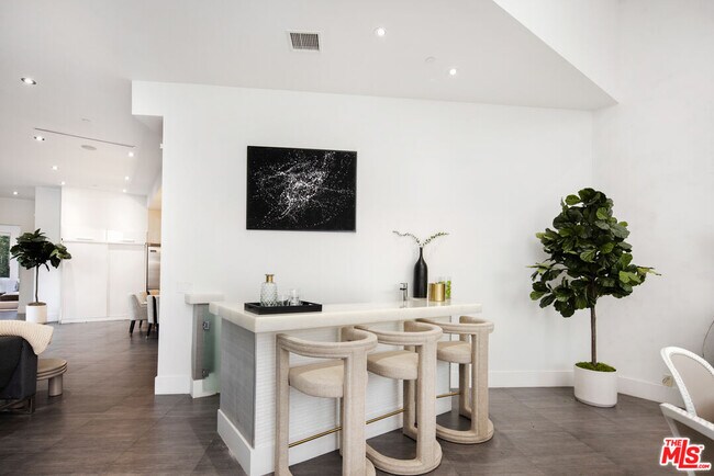 Building Photo - 2666 Hutton Dr