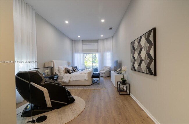 Building Photo - 2883 Oakbrook Dr