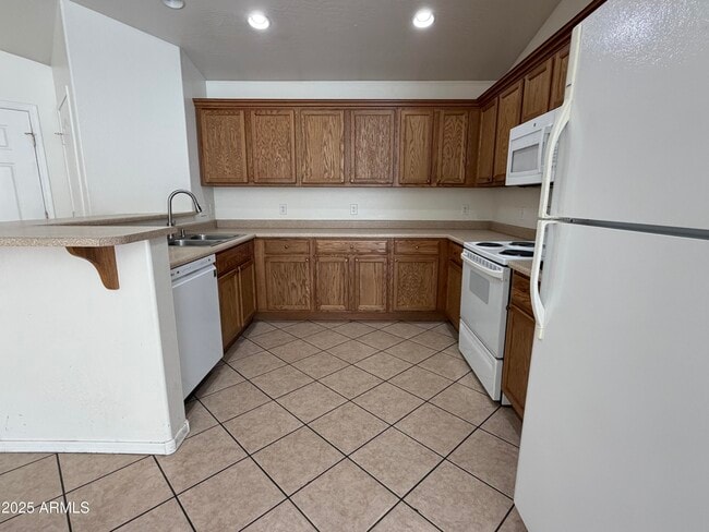 Building Photo - 5036 E Catalina Ct