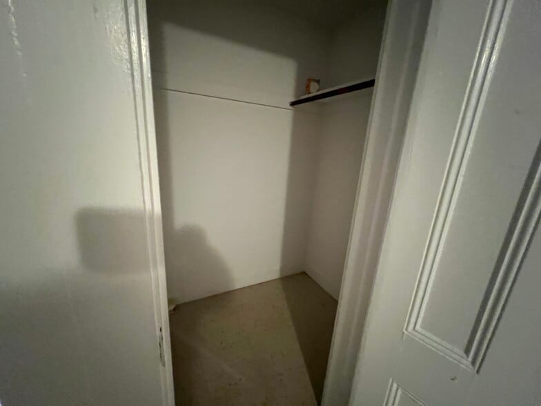 Building Photo - 456 Salem St