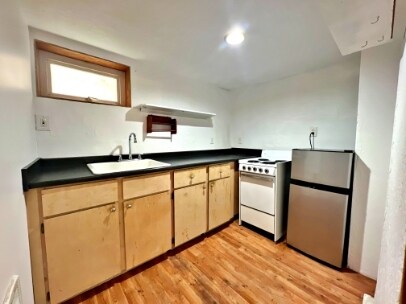 Building Photo - 5916 SE Francis St