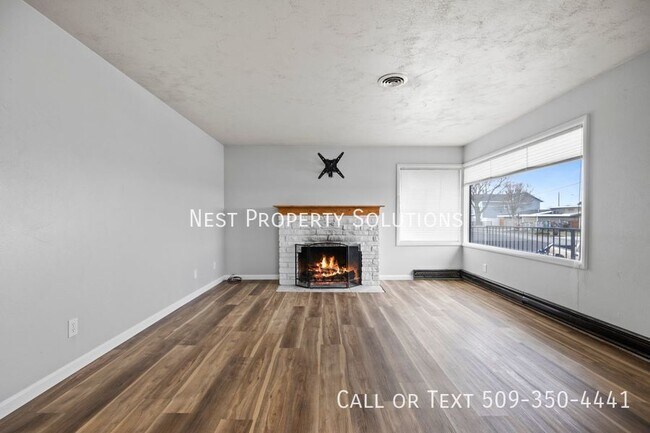 Building Photo - 1221 S Baker St
