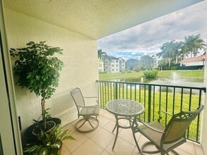 Building Photo - 402 Villa Cir