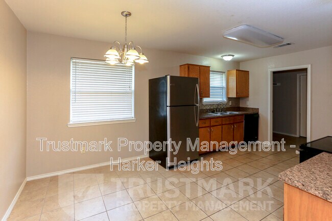 Building Photo - 5304 Vail Dr