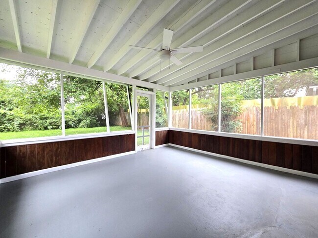 Building Photo - Updated 3BR, 2BA with Screened in Porch in Close in Rockville/Kensington!!