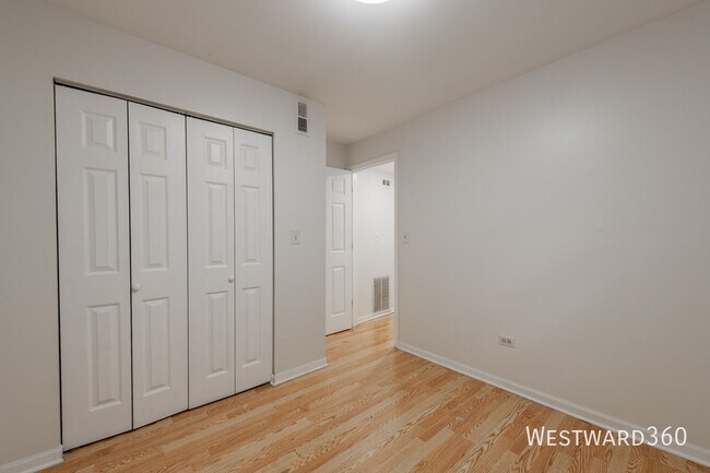 Building Photo - 2433 N Talman Ave