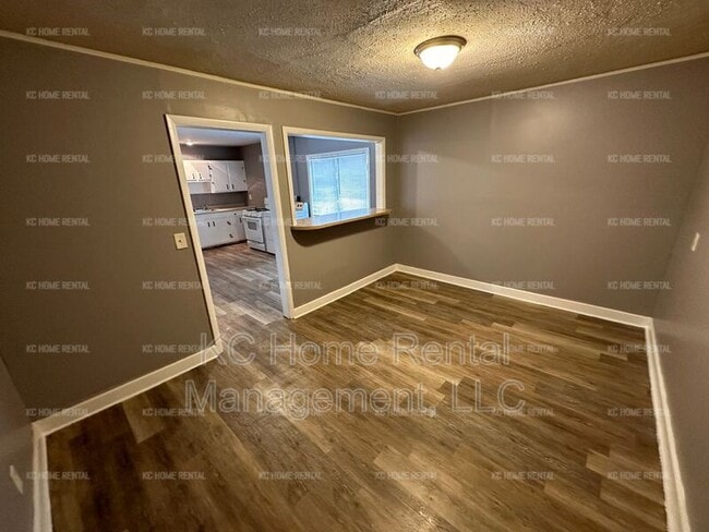 Building Photo - 8601 E 110th St