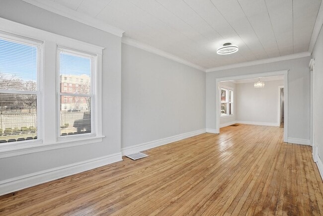 Building Photo - 5919 S Spaulding Ave