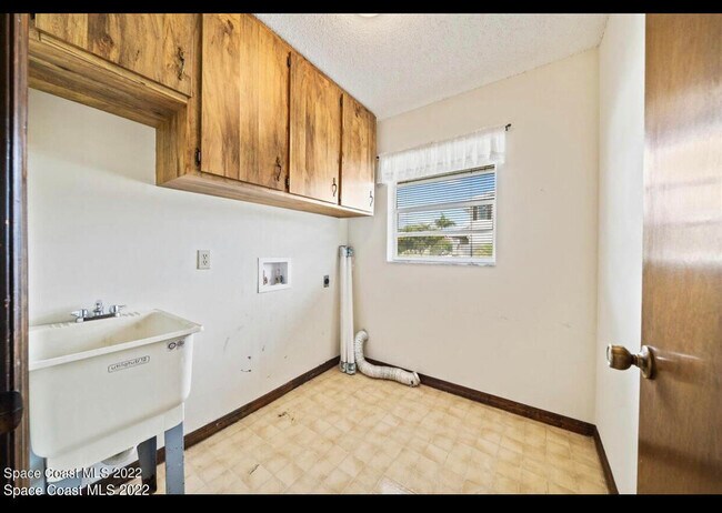 Building Photo - 755 Verbenia Dr