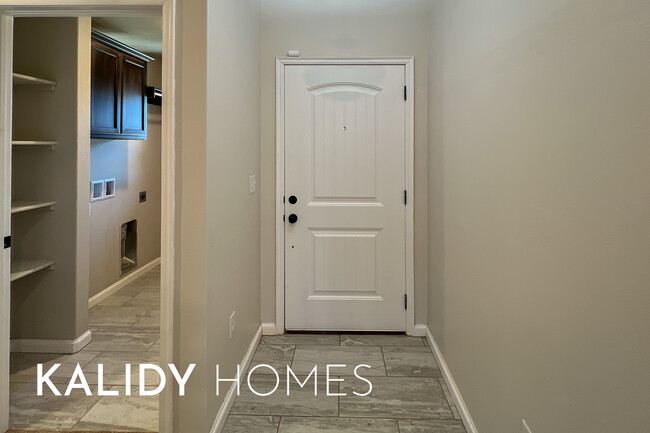 Building Photo - 4812 Crystal Hill Dr