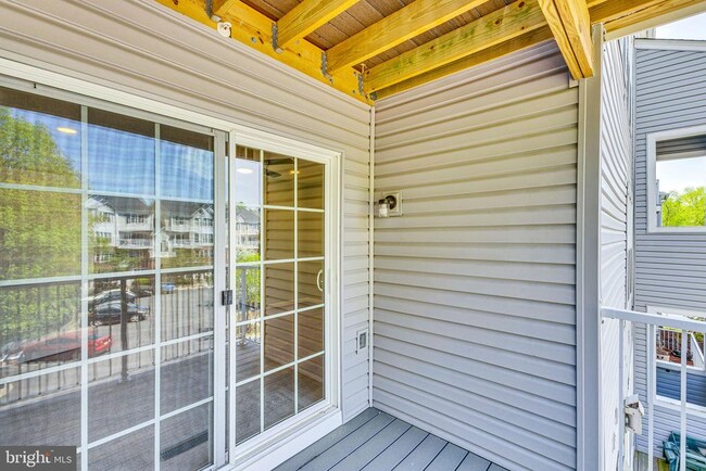 Building Photo - 5980 Kimberly Anne Way