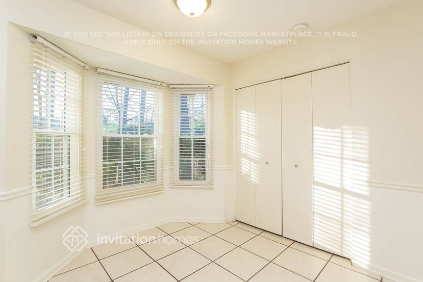 Building Photo - 1160 Park Creek Cir