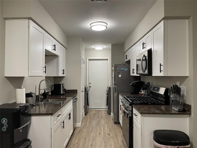 Building Photo - 5004 Mashie Cove