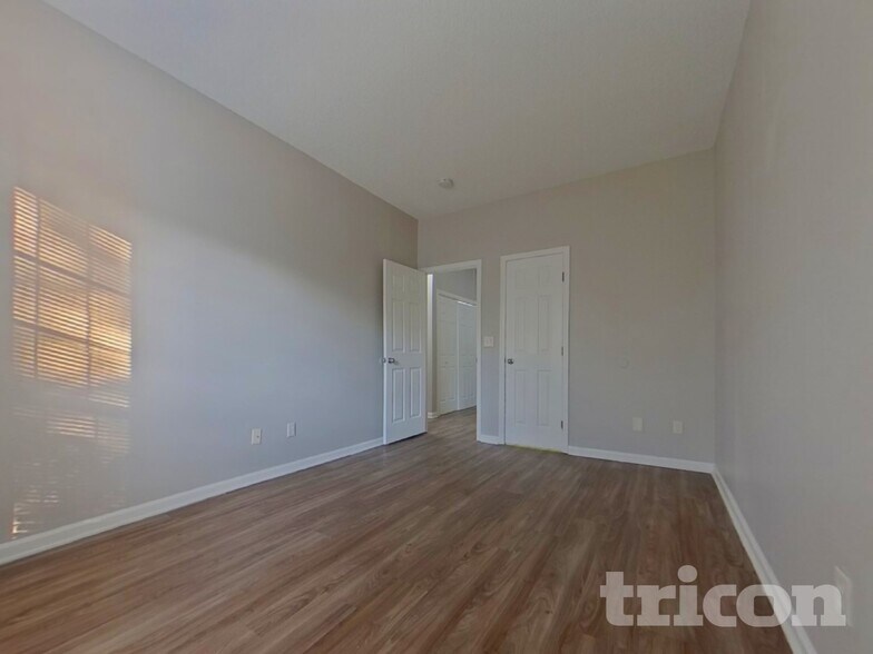 Building Photo - 101 Royal Crest Dr