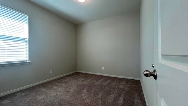 Building Photo - 6312 Juniper Vw