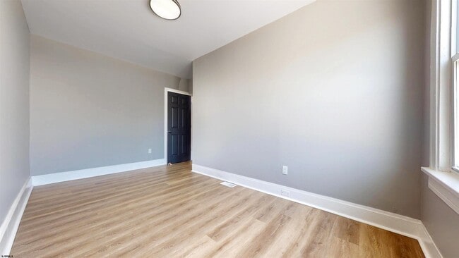 Building Photo - 722 Pearl Pl