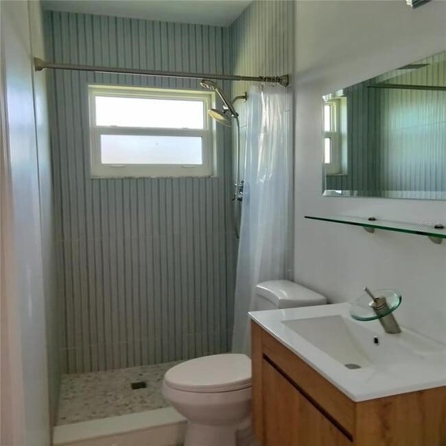 Building Photo - 351 Davenport Ave NE