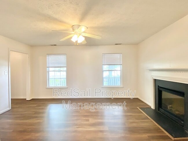 Building Photo - 534 Brightwood Ave