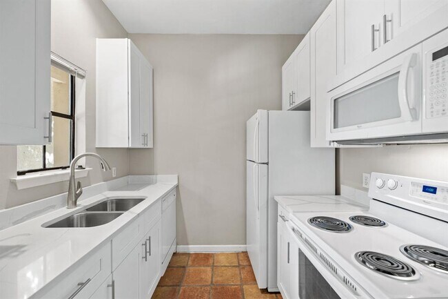 Building Photo - 712 Graham Pl