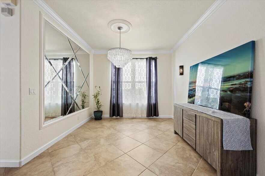 Building Photo - 8203 Calterra Dr