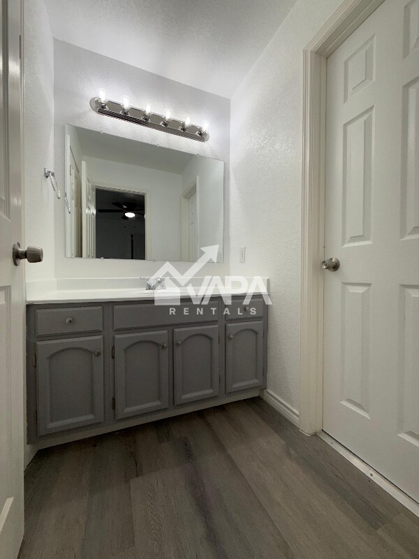 Building Photo - 6735 Stone Lake Dr